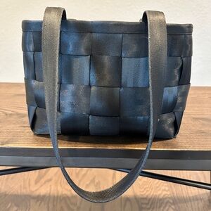 Harveys Seatbeltbag Medium Tote, Black